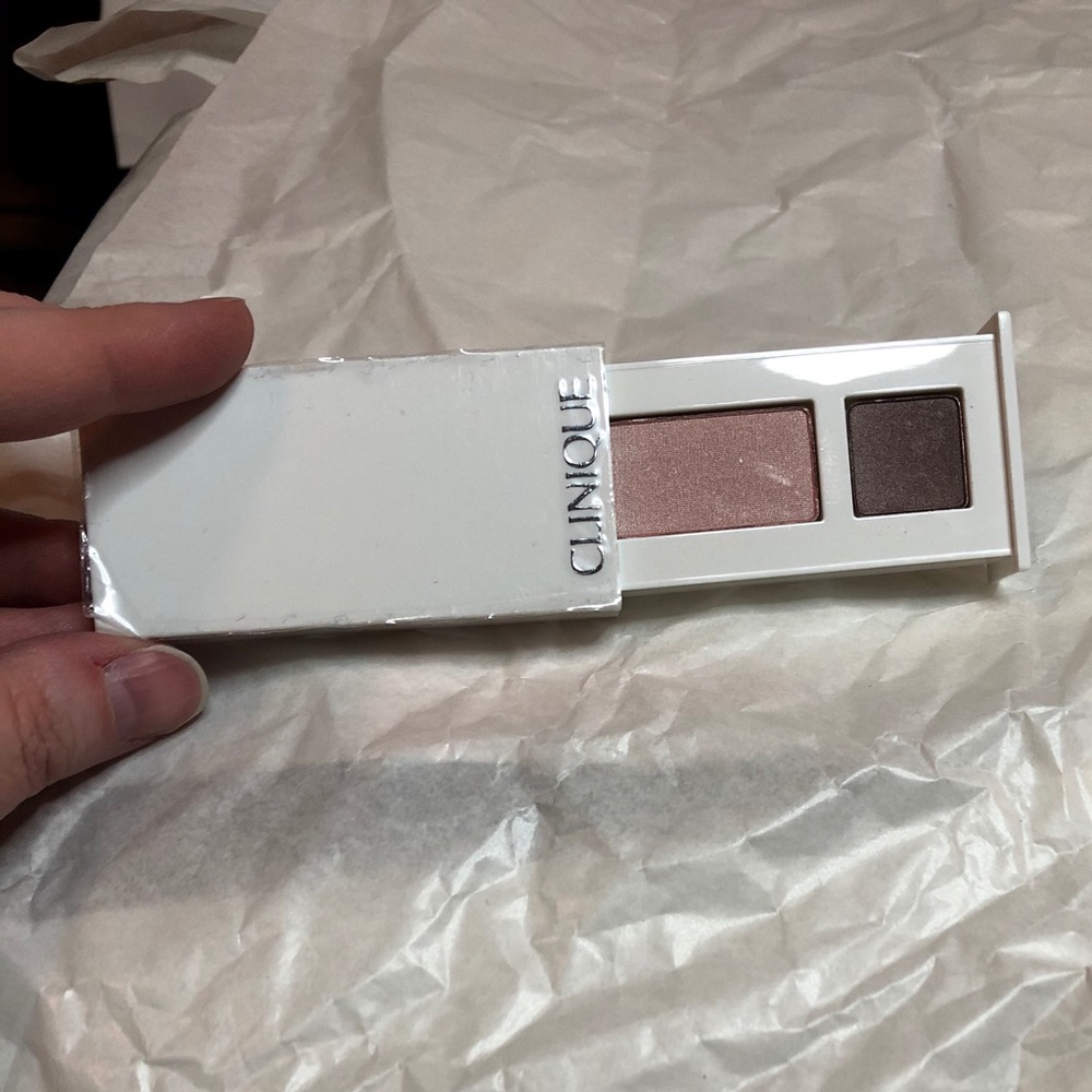 Clinique eyeshadow pallet duo